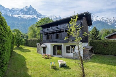 Family home with a garden overlooking Mont Blanc