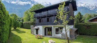Family home with a garden overlooking Mont Blanc