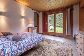 4 chambres, fer et planche à repasser, Wi-Fi, literie fournie