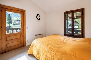 4 chambres, fer et planche à repasser, Wi-Fi, draps fournis