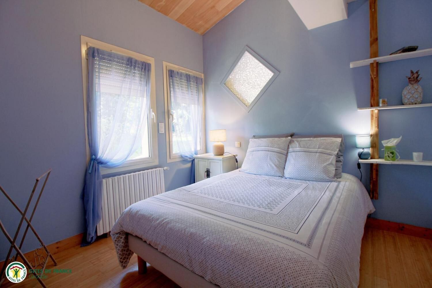 Fer et planche à repasser, Wi-Fi, draps fournis