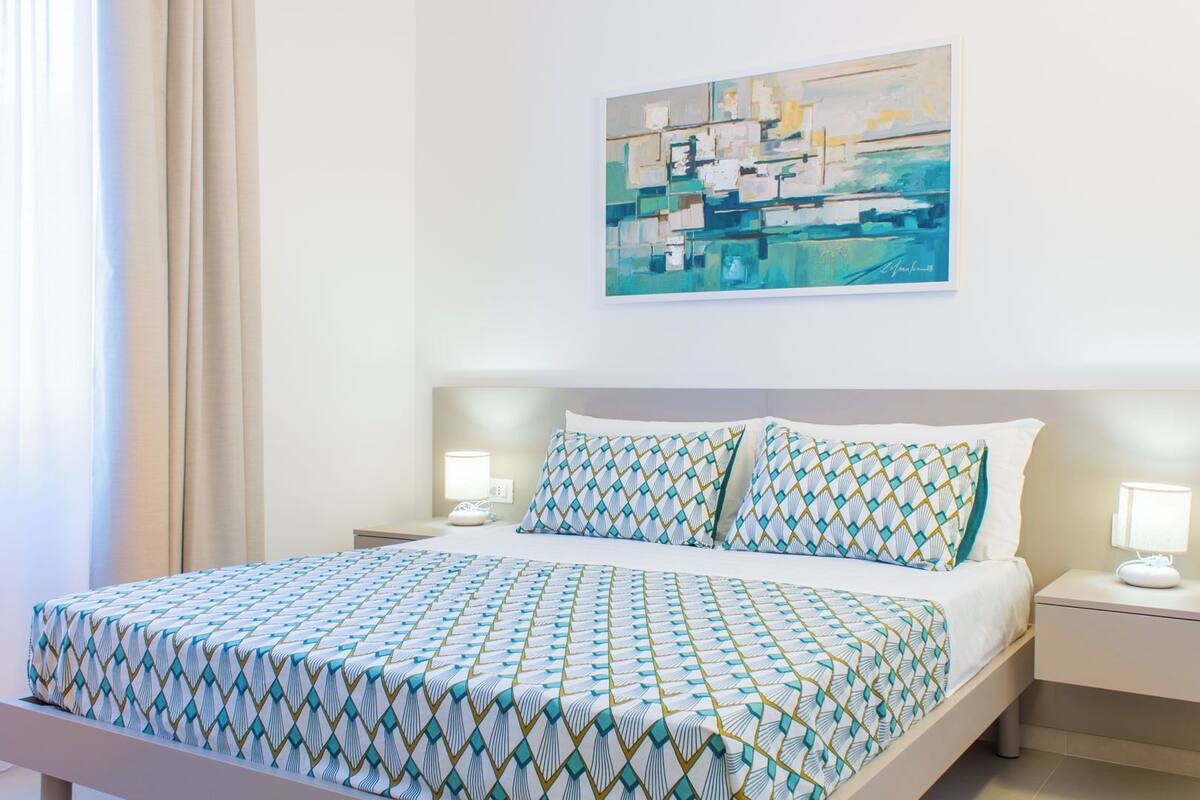 Basic Double Room | Desk, blackout drapes, soundproofing, WiFi (free)