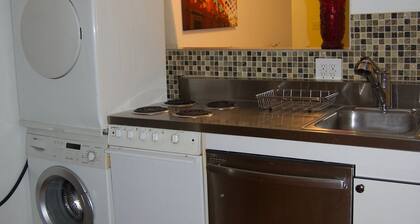 Charming 1-bedroom apartment in marvelous Boulder with gardens all around.