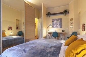 1 Schlafzimmer, Schreibtisch, Bügeleisen/Bügelbrett, Reisekinderbett