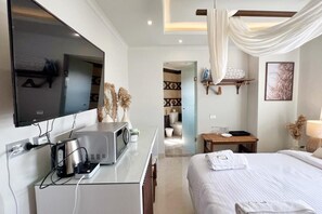 4 habitaciones, tabla de planchar con plancha, wifi y ropa de cama 