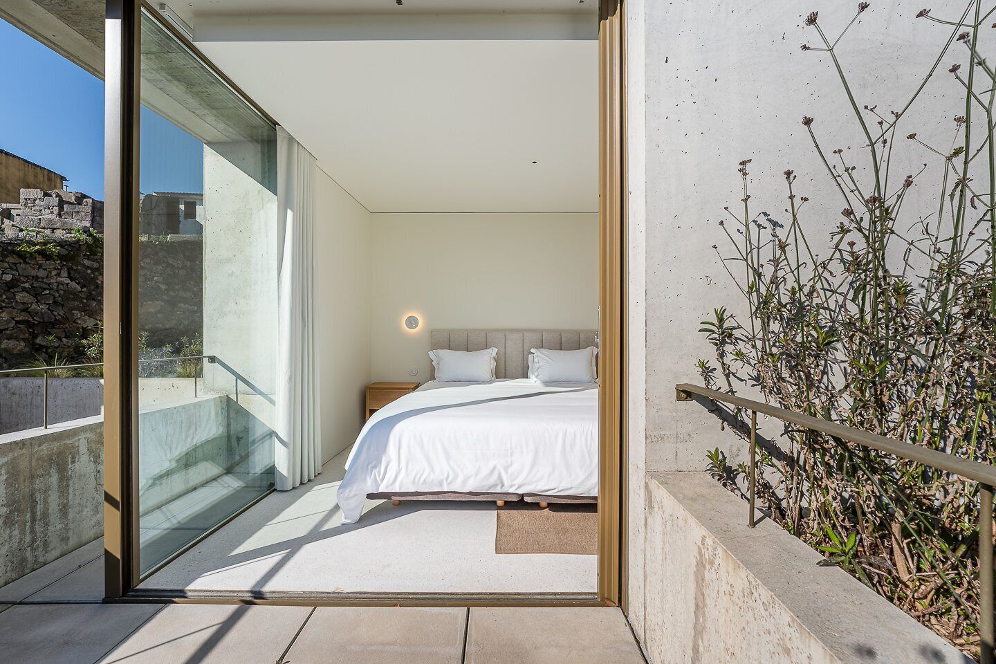 2 slaapkamers, een strijkplank/strijkijzer, internet, beddengoed