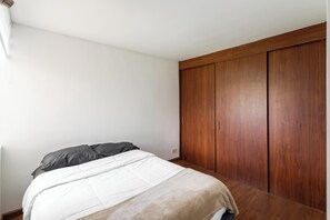 4 室のベッドルーム、WiFi、ベッドシーツ