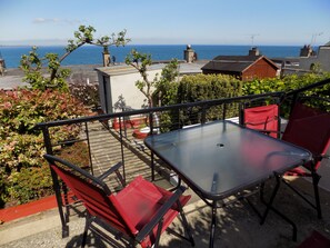 Outdoor dining - Widows Row Cottage, Historic Harbour Property, Panoramic Sea Views, DOG Friendly (Newcastle)