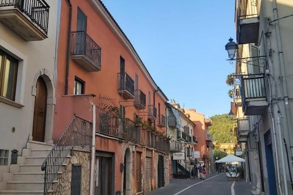 Exterior - B&B Anastasia: 1 Bedroom Apartment (Buccino)