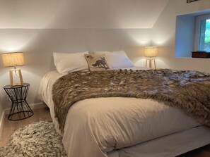 3 bedrooms, iron/ironing board, free WiFi, bed sheets - Charm, comfort, breathtaking views under the stars (Saint-Jean-de-Laur)