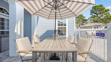 House, Accessible | 8 bedrooms, desk, Internet