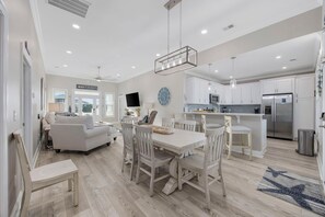 House, Accessible | 4 bedrooms, desk, Internet - Channel Catch in North Myrtle Beach (North Myrtle Beach)