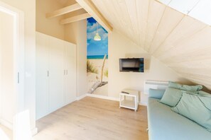 House | 2 bedrooms, individually furnished, iron/ironing board, bed sheets
