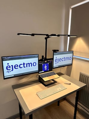 Apartment - Kensington Gardens 2 Bedroom Flat With a Balcony (London)