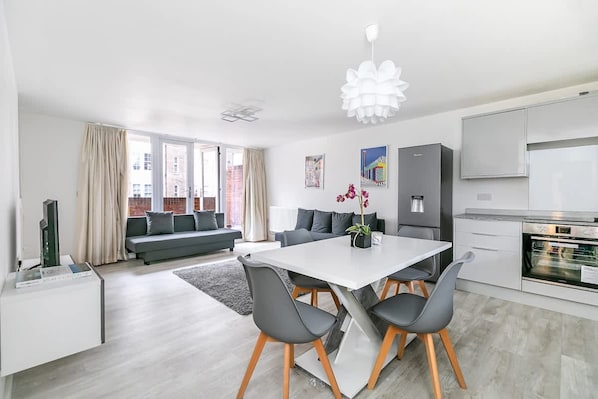 Apartment - Kensington Gardens 2 Bedroom Flat With a Balcony (London)