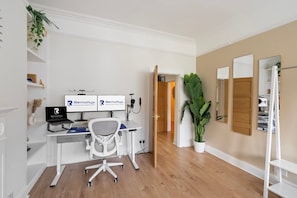House | 2 bedrooms, desk - Modern Elegance in Paddington (London)