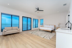 5 habitaciones, cuna de viaje, wifi gratis y ropa de cama