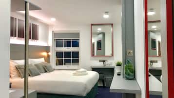 Chambre Double, salle de bains attenante