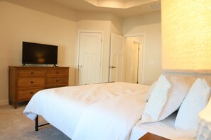3 bedrooms, free WiFi, bed sheets - Upscale Townhome in Amenity Drenched Luxury Resort (Berlin)