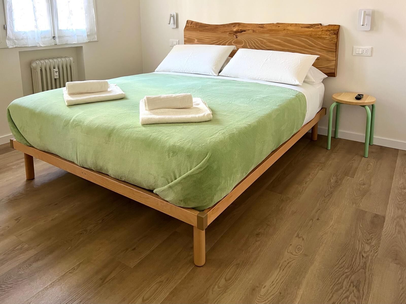 2 bedrooms, WiFi, bed sheets