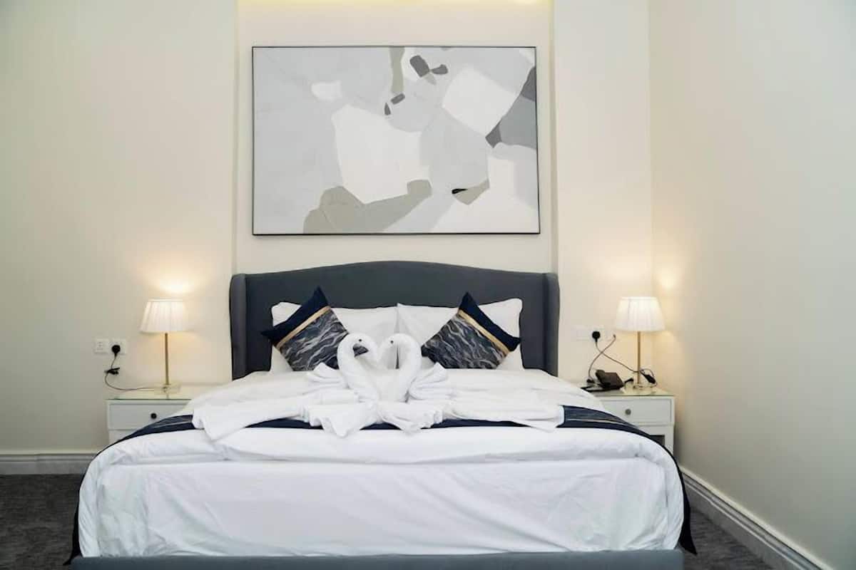 Egyptian cotton sheets, premium bedding, pillowtop beds, in-room safe