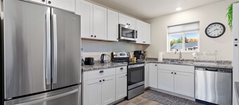 Mtn View Getaway - w/ Hot Tub, Close to Schweitzer