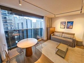 Basic Apartment | Living area - Studio na avenida 9 de julho III (São Paulo)