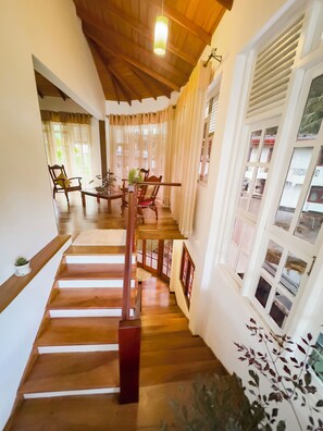 Interior - Charming 4-bedroom bed & breakfast in lovely Hindagala with WiFi, AC (Hindagala)