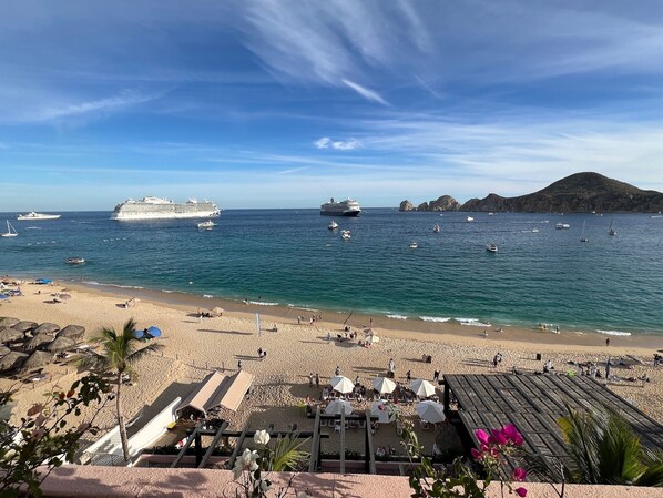 Beach - Beachfront Presidential Suite on Medano Beach in Cabo San Lucas. Mar 31-Apr 7. (Cabo San Lucas)