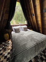 Chalet Deluxe, balcón, vistas al jardín | 1 dormitorio, minibar, cortinas opacas y tabla de planchar con plancha