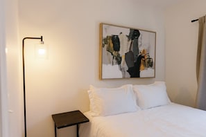 2 habitaciones, tabla de planchar con plancha, wifi y ropa de cama 