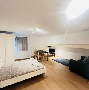 Apartment | Exterior - Cozy Basement Fashion District by Oneluxstay (Antwerp)