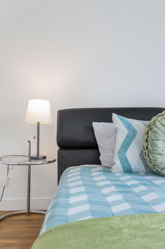 Stylish 2BR Family Apartment by Dtla