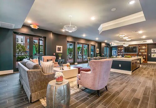 Stylish 2BR Family Apartment by Dtla