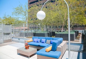 Unclassified image, 5 of 38, button - Stylish 2BR Family Apartment by Dtla (Los Angeles)