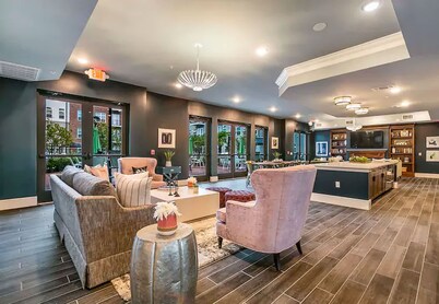 Stylish 1BR Family Apartment by Dtla