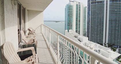 Modern 1BR At Brickell Bay Club by Oneluxstay