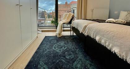 Luxury Dlx 1BR Near Fashion District by Oneluxstay