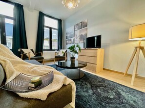 Room - Luxury Dlx 1BR Near Fashion District by Oneluxstay (Antwerp)