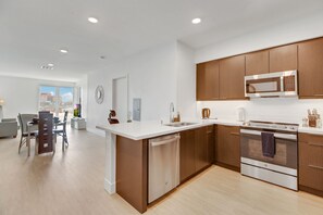 House - Stylish 2BR Near Dodgers Stadium by Oneluxstay (Los Angeles)