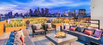 Stylish 2BR Near Dodgers Stadium by Oneluxstay