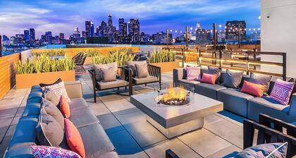 Stylish 2BR Near Dodgers Stadium by Oneluxstay