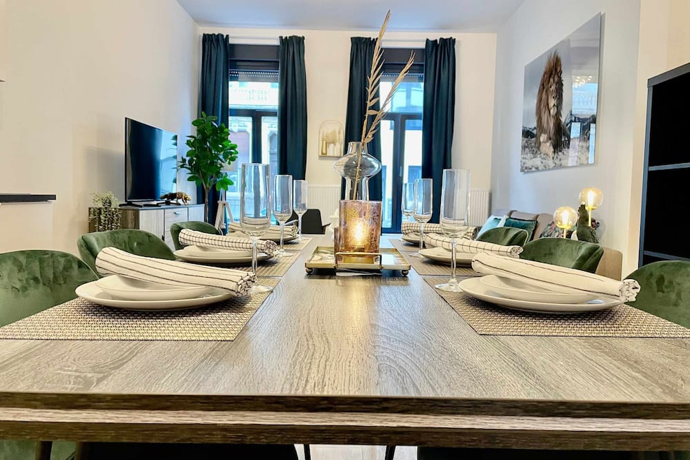 Luxury 2BR 2BA Near Fashion District by Oneluxstay