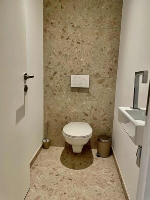 Apartment | Exterior - Luxury 2BR 2BA Near Fashion District by Oneluxstay (Antwerp)