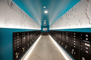 Apartment | 2 bedrooms - Luxury 2BR Hollywood Sign View by Oneluxstay (Los Angeles)