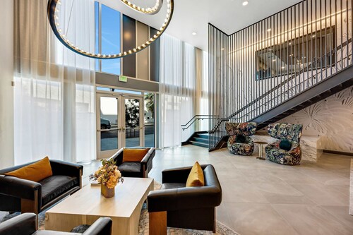 Luxury 2BR Hollywood Sign View by Oneluxstay