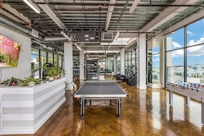 Apartment | 1 bedroom - Stylish Deluxe 1BR At HWH by Oneluxstay (Los Angeles)