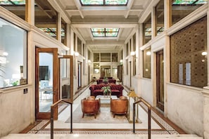 Apartment | 1 bedroom - Stylish Deluxe 1BR At HWH by Oneluxstay (Los Angeles)