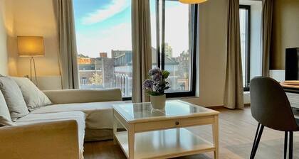 Modern 2BR 1.5 BA Near Diamond District by Oneluxstay
