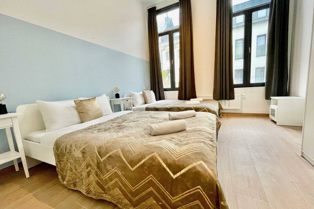 Luxury 2BR 1BA Near Fashion District by Oneluxstay
